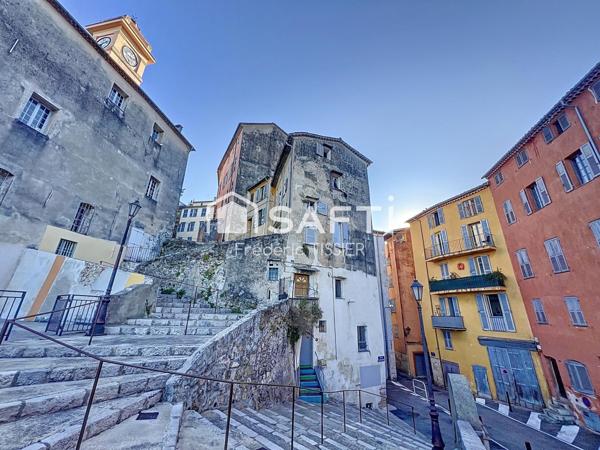 Grasse centre historique : T4 en duplex avec terrasse