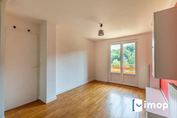 Appartement au calme avec extérieur et parking Saint-Cyr