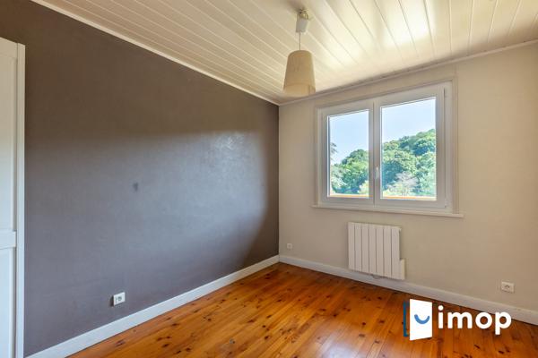 Appartement au calme avec extérieur et parking Saint-Cyr