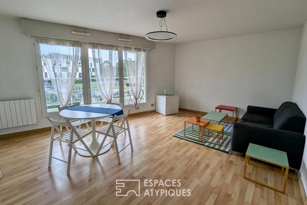 Appartement T3 meublé avec balcon et parking aux Chartrons