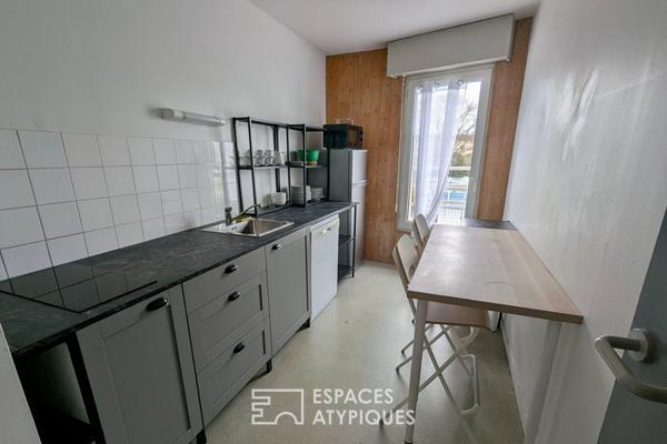 Appartement T3 meublé avec balcon et parking aux Chartrons