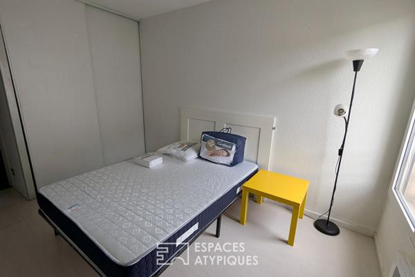 Appartement T3 meublé avec balcon et parking aux Chartrons