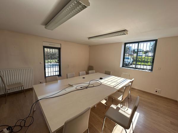 A VENDRE - A LOUER Local commercial Mayenne 360 m2 environ , Mayenne A VENDRE - A LOUER Local commercial Mayenne 360 m2 environ , Mayenne