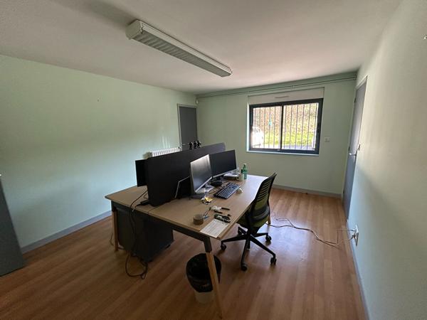 A VENDRE - A LOUER Local commercial Mayenne 360 m2 environ , Mayenne A VENDRE - A LOUER Local commercial Mayenne 360 m2 environ , Mayenne
