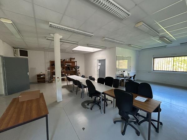 A VENDRE - A LOUER Local commercial Mayenne 360 m2 environ , Mayenne A VENDRE - A LOUER Local commercial Mayenne 360 m2 environ , Mayenne