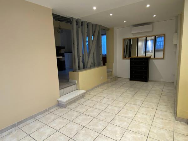 Maison de charme en plein cœur du centre-bourg – Confort et praticité