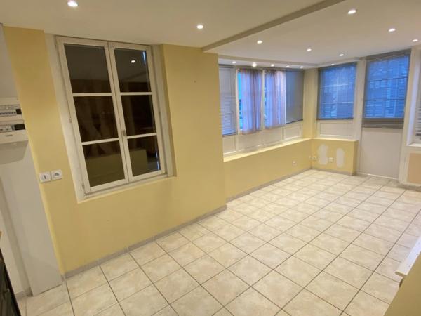 Maison de charme en plein cœur du centre-bourg – Confort et praticité