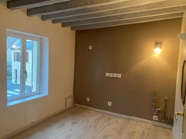 Maison de charme en plein cœur du centre-bourg – Confort et praticité