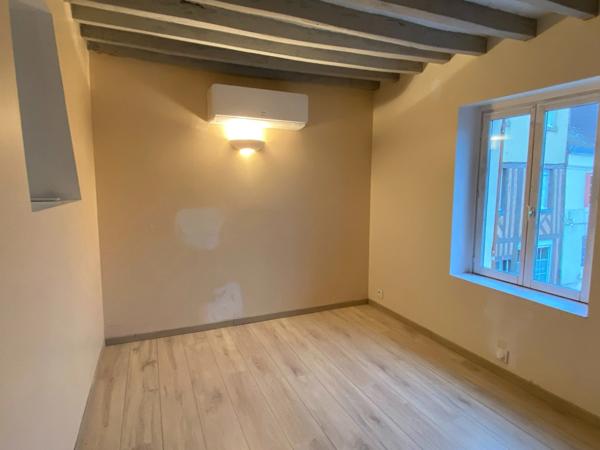 Maison de charme en plein cœur du centre-bourg – Confort et praticité