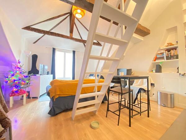Beau studio avec mezzanine - 3,50m d'hauteur sous plafond