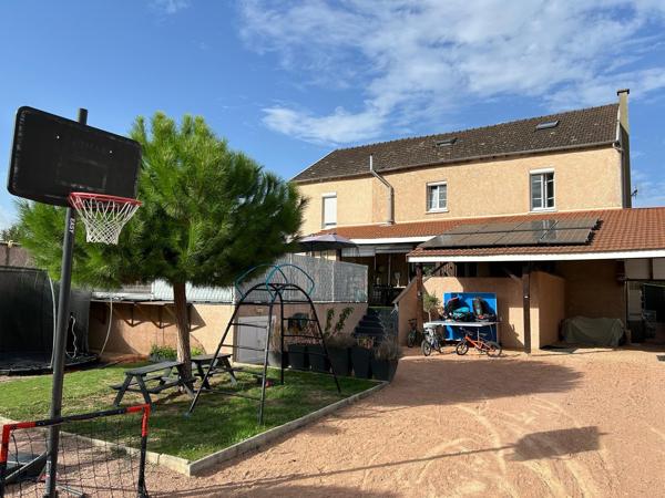 Maison
         8 pièces
        - 206 m² 350 000 € *