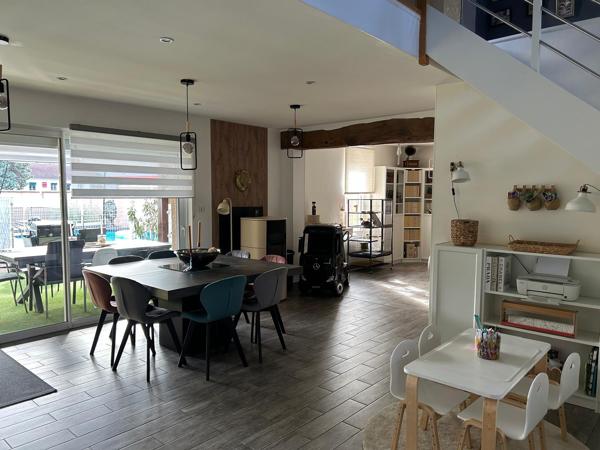 Maison
         8 pièces
        - 206 m² 350 000 € *