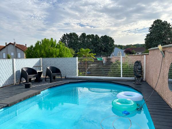 Maison
         8 pièces
        - 206 m² 350 000 € *