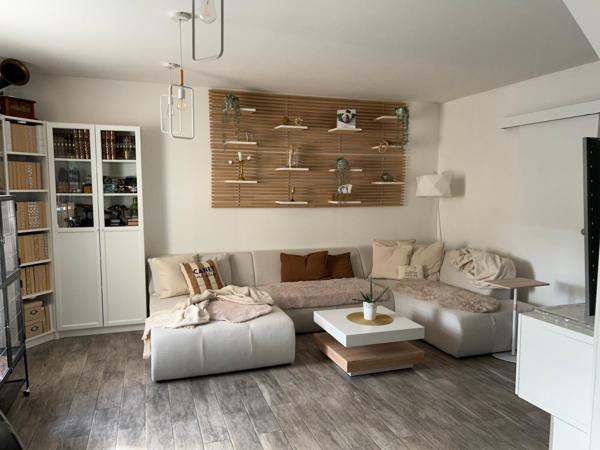 Maison
         8 pièces
        - 206 m² 350 000 € *