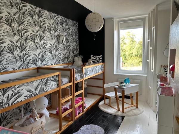 Maison
         8 pièces
        - 206 m² 350 000 € *