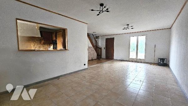 Maison T5 avec confort plain-pied, garage, jardin sur parcelle de 1438 m2 à 10 min de VERTUS