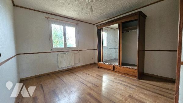 Maison T5 avec confort plain-pied, garage, jardin sur parcelle de 1438 m2 à 10 min de VERTUS