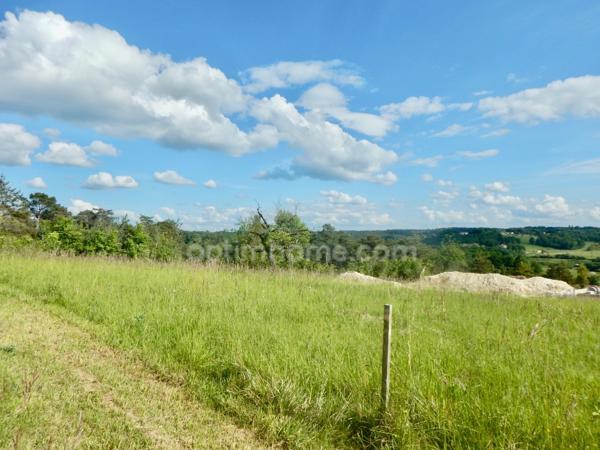 Terrain à vendre de 1 500 m² sur la commune de NOTRE-DAME-DE-SANILHAC (24)