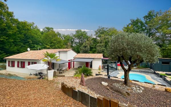 Maison à vendre    5 pièces •  Notre-Dame-de-Sanilhac