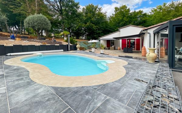 Maison à vendre    5 pièces •  Notre-Dame-de-Sanilhac