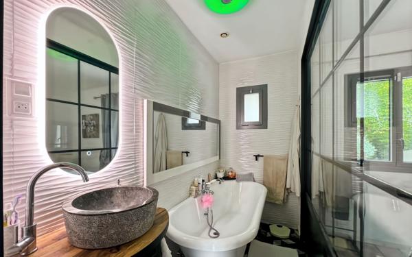 Maison à vendre    5 pièces •  Notre-Dame-de-Sanilhac