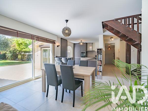 Maison à vendre 7 pièces 201 m² Lescar