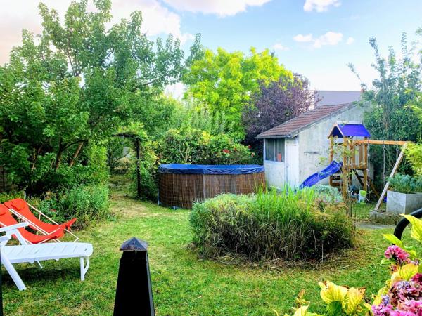 Maison familiale avec grand jardin sécurisé