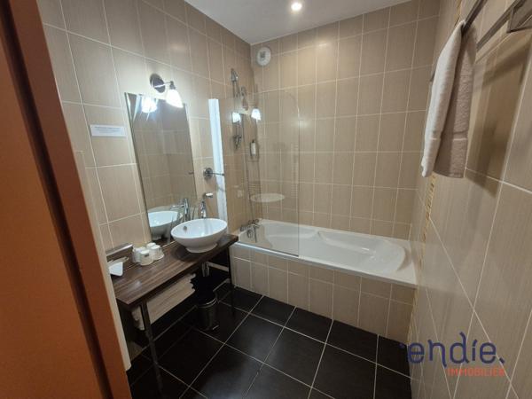 HÔTEL 44 CHAMBRES – EMPLACEMENT PREMIUM AUX PORTES DE NANTES