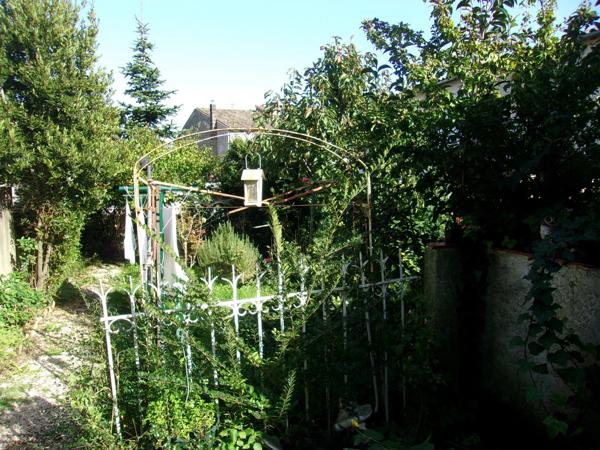 Maison de ville de 3 chambres avec jardin, cave et grenier