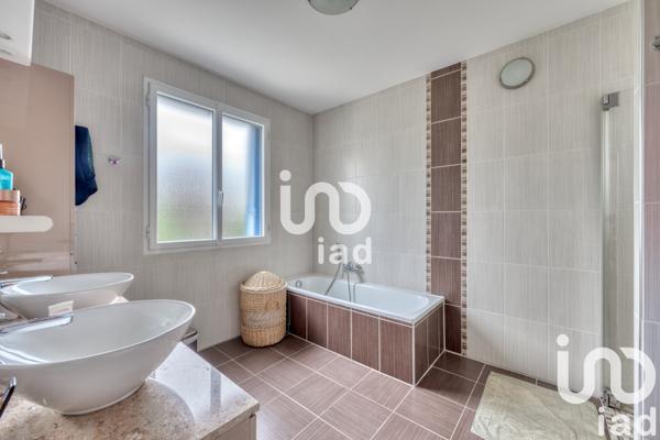 Maison à vendre 6 pièces 199 m² Lagny-sur-Marne