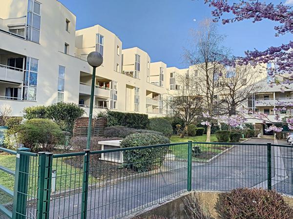 Studio 31,4 m² proche centre-ville - Box en sous-sol - Franconville