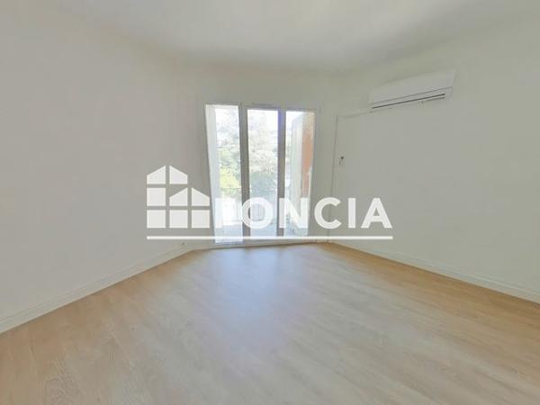 Location Appartement 3 pièces 64.92 m² - 3 BIS RUE MASSENA Toulon 83000