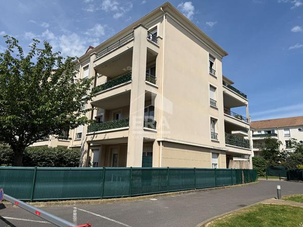 Résidence de 2008 appartement de 4 pièces et 2 places de stationnements
