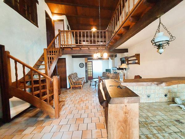 Trillou - Maison 3 chambres avec chai en pierres entre forêt et marais