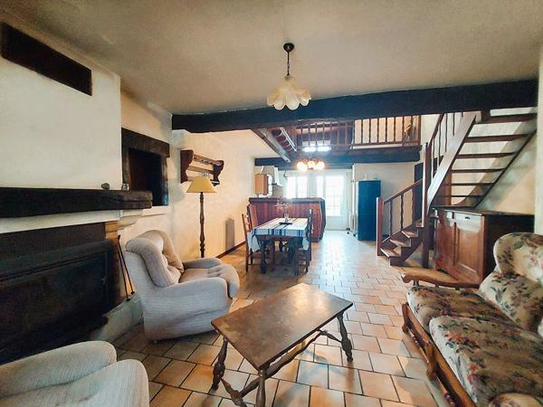 Trillou - Maison 3 chambres avec chai en pierres entre forêt et marais