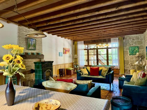 Grande maison familiale dans un endroit paisible