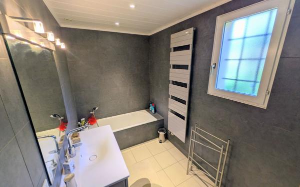 Maison à vendre    5 pièces • 161 m2 Chabeuil