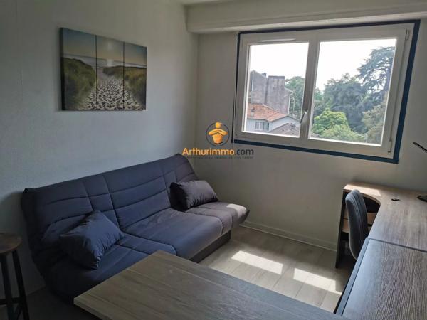 Location                                                      Studio
                        
                     1 pièces                      17 m2                     à Pau