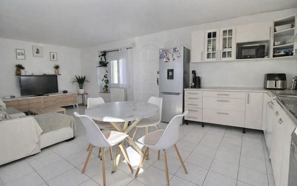 Maison à vendre    12 pièces •  Marseille 3