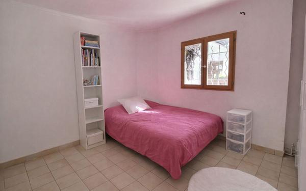 Maison à vendre    12 pièces •  Marseille 3