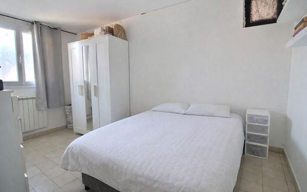 Maison à vendre    12 pièces •  Marseille 3