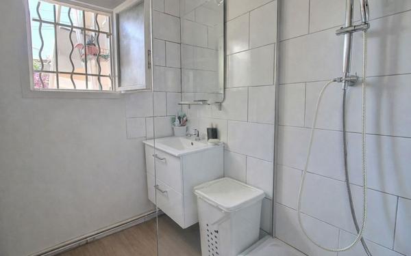 Maison à vendre    12 pièces •  Marseille 3