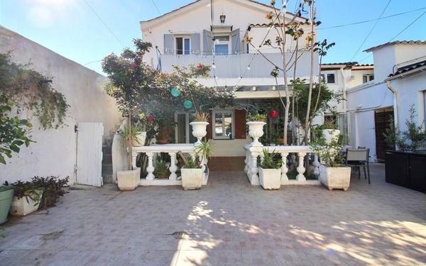 Maison à vendre    12 pièces •  Marseille 3
