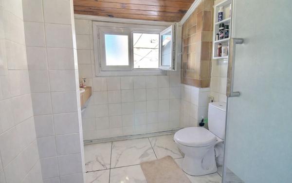 Maison à vendre    12 pièces •  Marseille 3