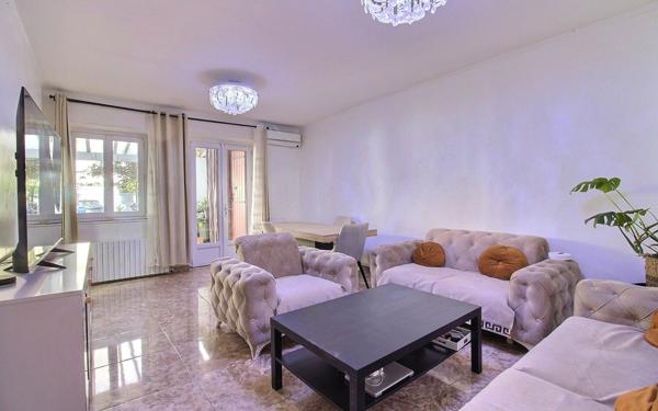 Maison à vendre    12 pièces •  Marseille 3