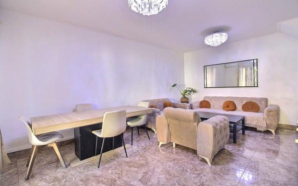 Maison à vendre    12 pièces •  Marseille 3