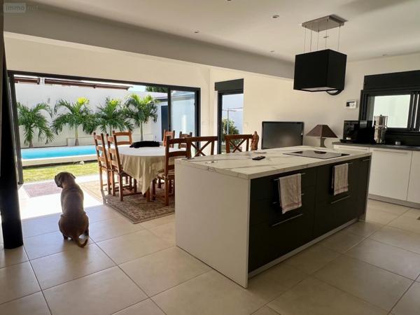 Maison à vendre à Saint-Gilles-les-Bains à la Réunion (97434), ref : MTKU   
Carros