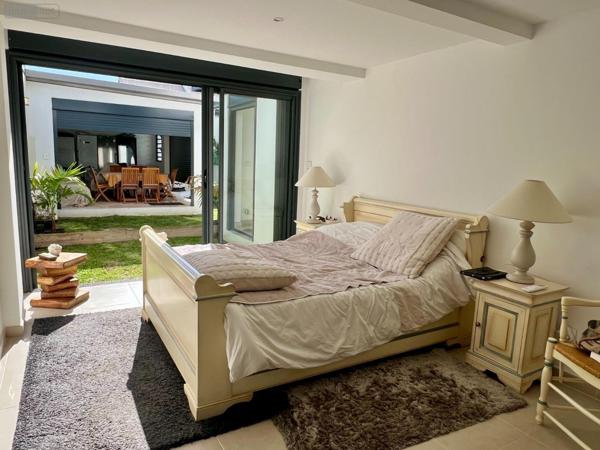 Maison à vendre à Saint-Gilles-les-Bains à la Réunion (97434), ref : MTKU   
Carros