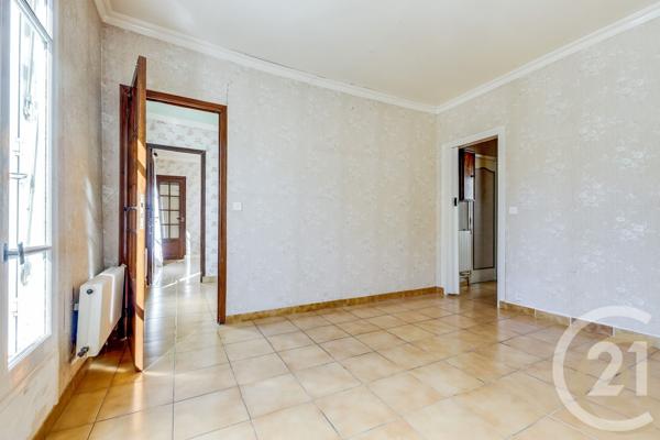 Appartement F4 à vendre  5 pièces - 65,11 m 2   PARIS  - 75017