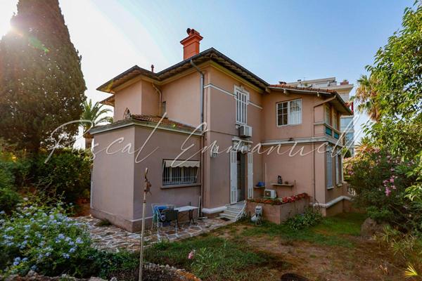 Maison Cannes 5 pièce(s) 250 m2 Petit Juas 1 480 000 euros